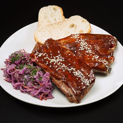 Рёбра BBQ М в Harats Pub по цене 1449 ₽