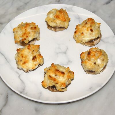 Шляпки шампиньонов с сыром в Халяль по цене 450 ₽