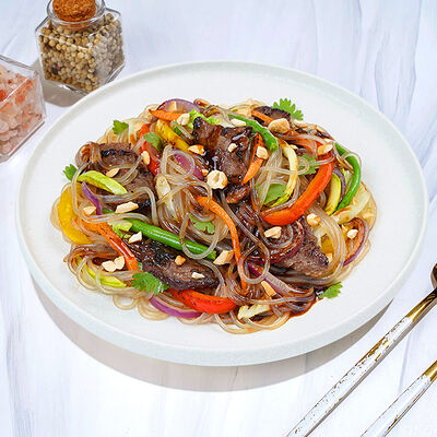 Говядина стир-фрай с лапшой в Магбургер & Братья Караваевы по цене 305