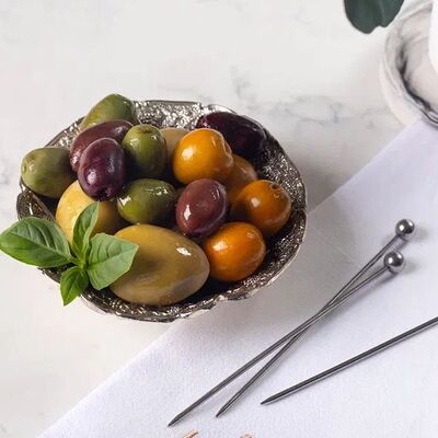 Ассорти оливокв Лобби бар по цене 780 ₽