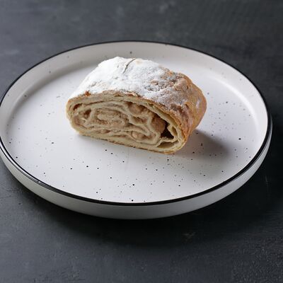 Яблочный штрудель в Kioto по цене 405 ₽