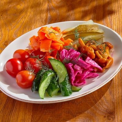 Соленья в BBQ Beer Restaurant по цене 815 ₽