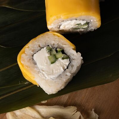 Чиз ролл в Гордый лосось по цене 870 ₽