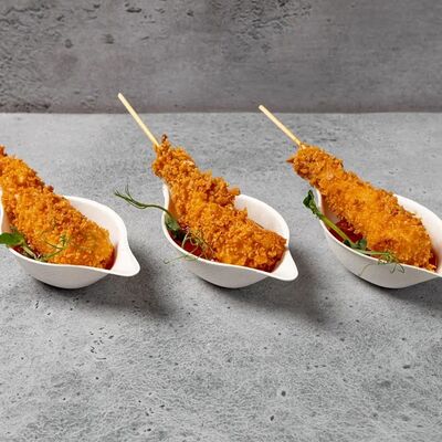 Креветка темпура с кисло-сладким соусом в Food Embassy Гастролофт Юлии Высоцкой по цене 2550 ₽