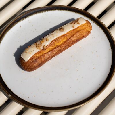 Эклер сливочный в Просвет по цене 390 ₽