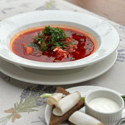 Кубанский борщ с говядиной в Wine & Vine по цене 720 ₽