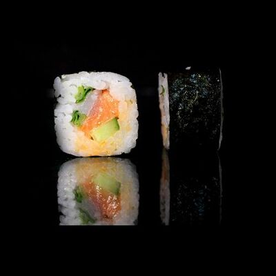 Спайси ролл в Bonito sushi по цене 386 ₽