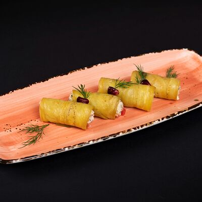 Рулет из баклажан с помидорами в Шоти по цене 290