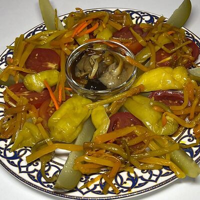 Ассорти солений в Iago по цене 470 ₽