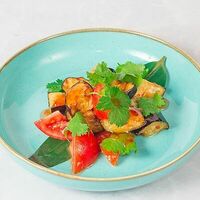 Салат с баклажанами в Луиджи & Тосё