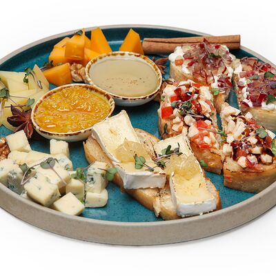 Сырное плато в Chillis Bar по цене 1200 ₽