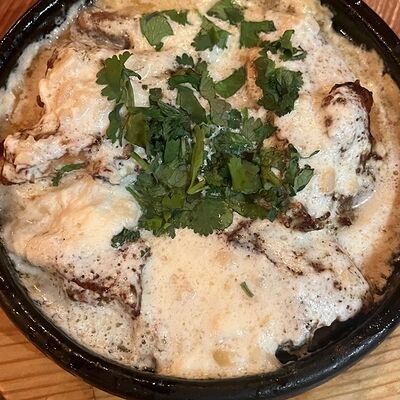 Цыплёнок по-Чкмерски в Sololaki по цене 690 ₽