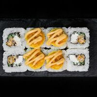 Запеченный с мидиями в Sushi MAM