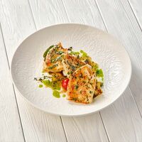 Кальмары гриль с чесночным чили соусом в Пармезан