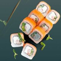 Ролл Филадельфия с тигровой креветкой в SUSHI FENIX