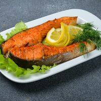 Стейк из семги на углях в Сюник