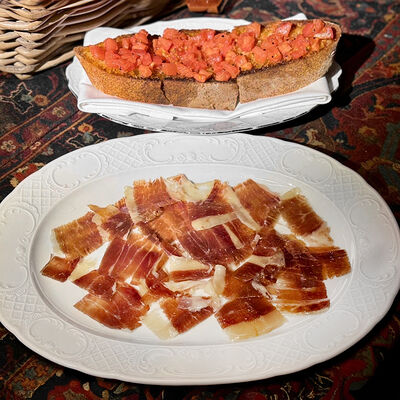 Хамон с помидорным хлебом и дыней в Гвидон по цене 4100 ₽
