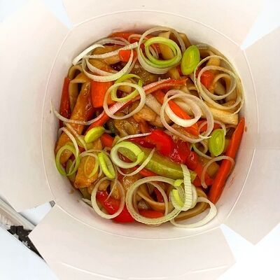 Удон с овощами в Эби Суши по цене 437 ₽