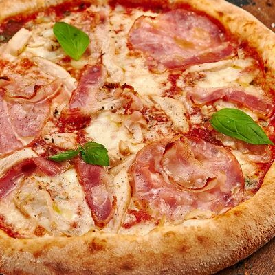 Пицца курица и бекон в СВОЯ КУХНЯ по цене 1128 ₽