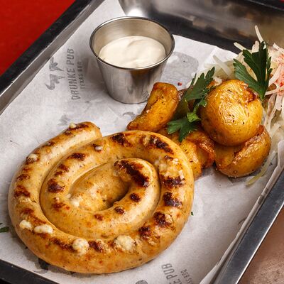 Колбаски Чикен Чиз в Дранки паб по цене 890 ₽