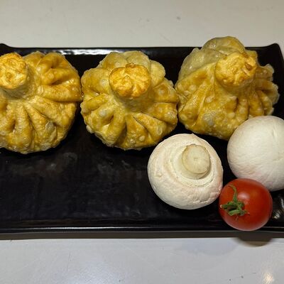 Хинкали с грибами (жареные) в Гостиный дворик по цене 370 ₽