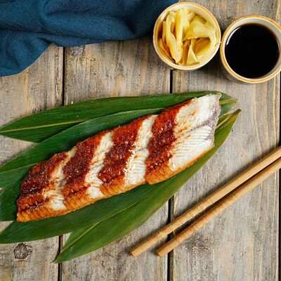 Сашими Угорь в Море лосося по цене 1090 ₽