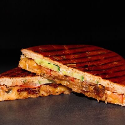 Панини с курицей в Amber kebab по цене 339 ₽