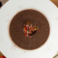 Суп из черной фасоли в Lars Vegans