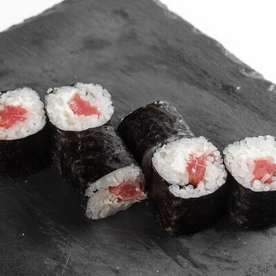Маки с тунцом в Underground Sushi City по цене 245 ₽