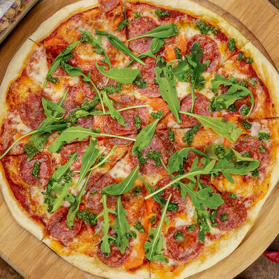 Пицца Пепперони в Соседи Home Cafe по цене 960 ₽