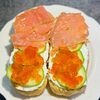 Брускетта с красной рыбкой форелью, красной икрой кеты и огурчикомв Вкусно как у мамы по цене 629