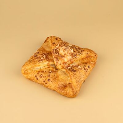 Пеновани с сыром, вялеными томатами и ветчиной в Пекарня Буханка по цене 235 ₽