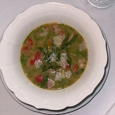 Суп из чечевицы в Parisienne по цене 950 ₽