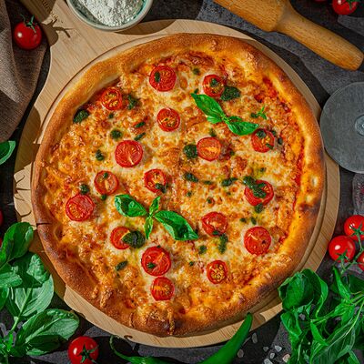 Пицца маргарита в Поляна по цене 760 ₽