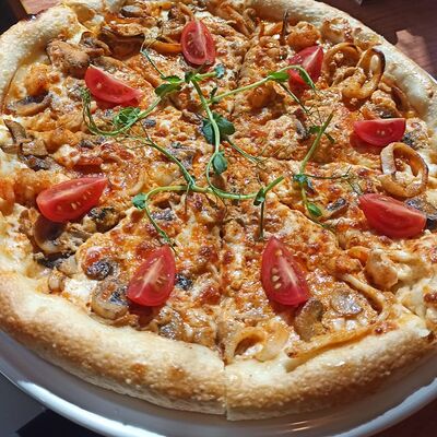 Пицца Том ям в Maki Family по цене 549