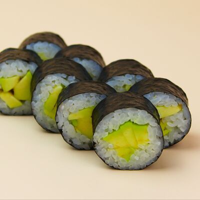 Ролл с авокадо в Суши Сэгун и роллы по цене 349 ₽