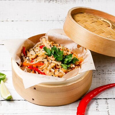 Ми Сау Га (вьетнамская лапша с курицей) в Дядюшка Фо по цене 688 ₽