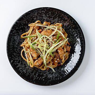 Вок с курицей и свининой в Устричном соусе в Сушкин по цене 319 ₽