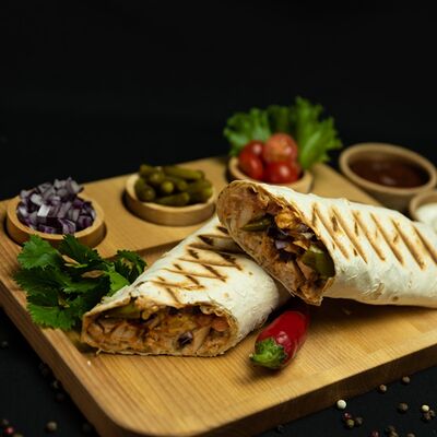 Шаурма Кавказская Мега в Max-Grill по цене 449 ₽