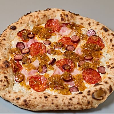 Пицца Баварская с копченостямив Кафе Итальянцы по цене 490 ₽