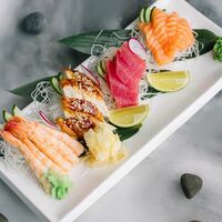 Ассорти сашими в НА ЛУНЕ
