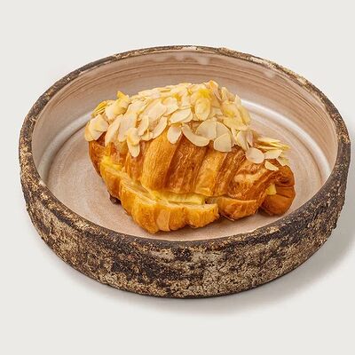 Круассан с миндальным кремом в Дело по цене 280 ₽