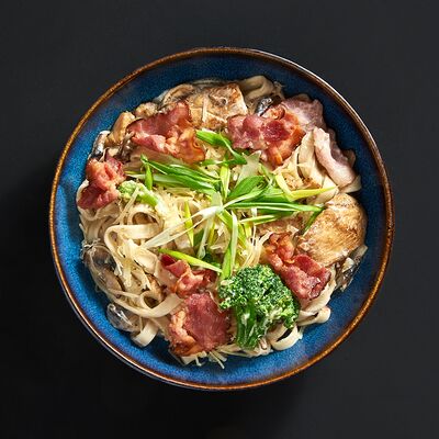 Удон в сырном соусе с беконом и цыплёнком в Inwok по цене 680 ₽