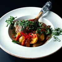 Ножка барашка с овощами в Колхида