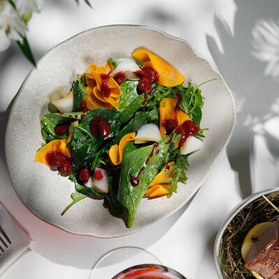 Салат с подкопченной уткой в Марусовка по цене 890 ₽