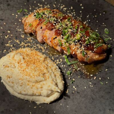 Нежное филе утки в мисо-юдзу с кремом из сельдерея и фундуком в Угли по цене 760 ₽