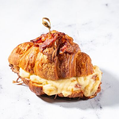 Круассан с беконом и сыром в Кэрри по цене 190