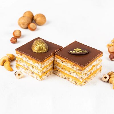 Ореховое по-королевски пирожные-дуэт в У Палыча. С пылу, с жару! по цене 473 ₽