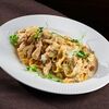 Тальятелле с курицей и белыми грибами в База по цене 1150