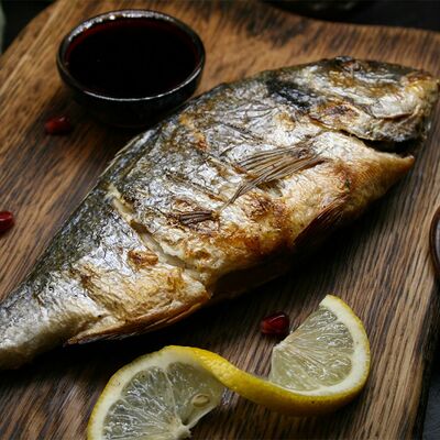 Рыба Дорадо на мангале в Суши пицца бургер по цене 1075 ₽